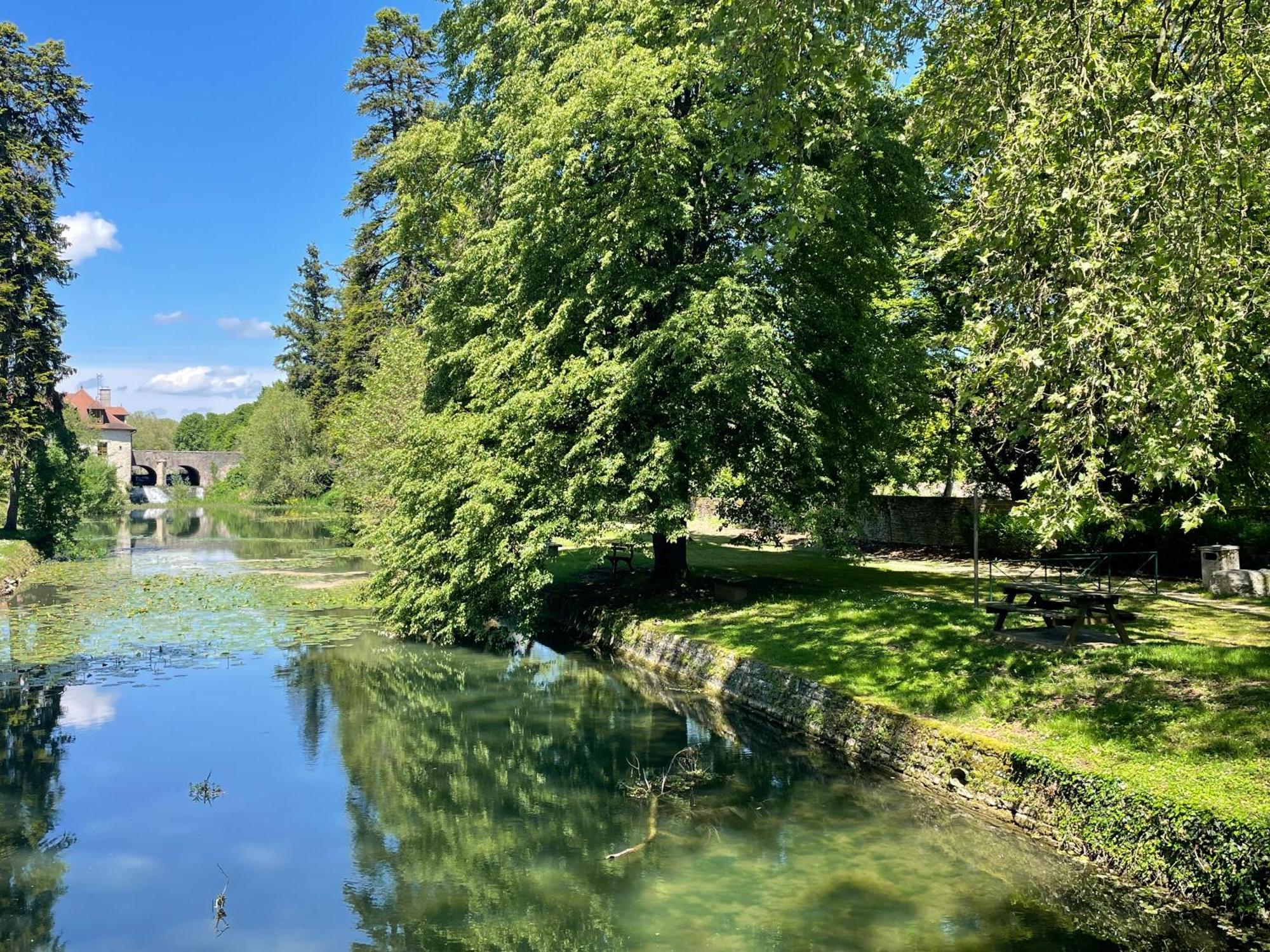 Hotel Au Lavoir Fontaine-Française Exterior foto